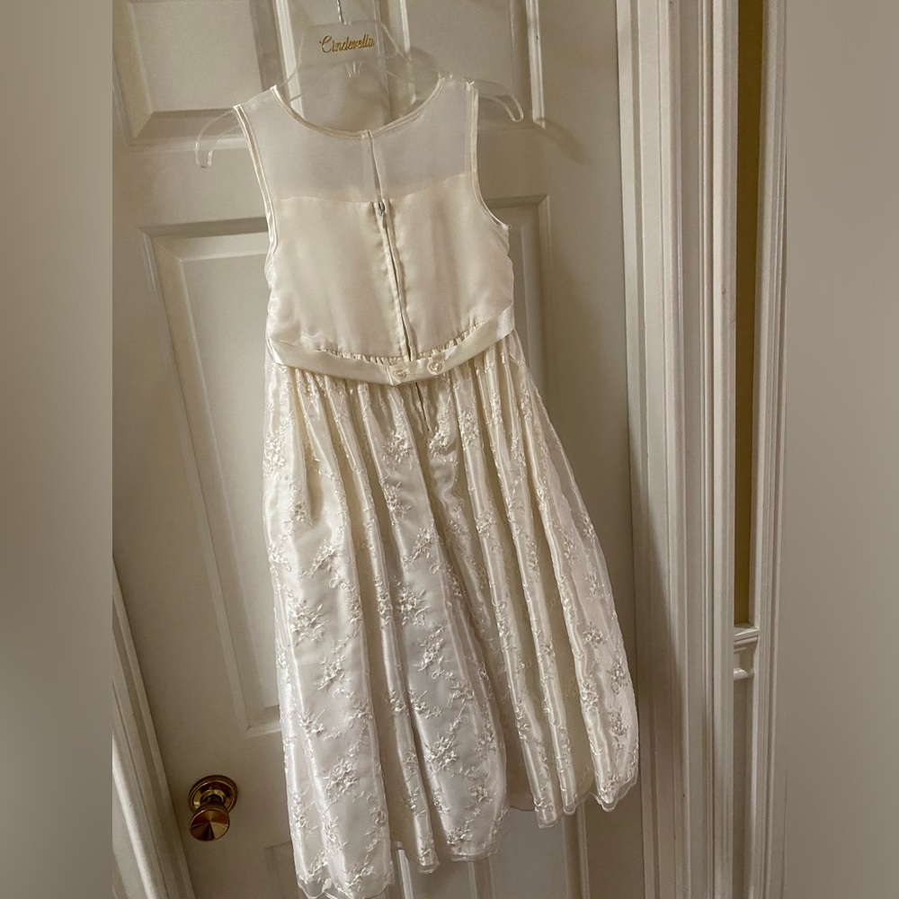 Girls Ivory Floral Embroidered Dress size 8 NWT - Picture 3 of 5